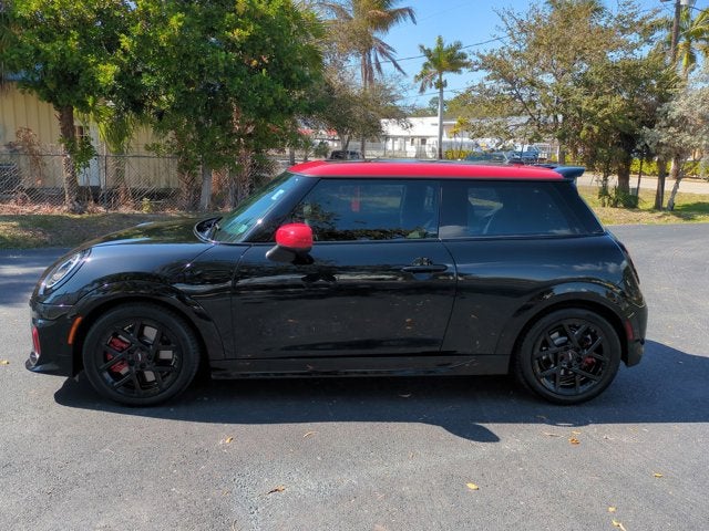 2025 MINI Hardtop 2 Door Iconic