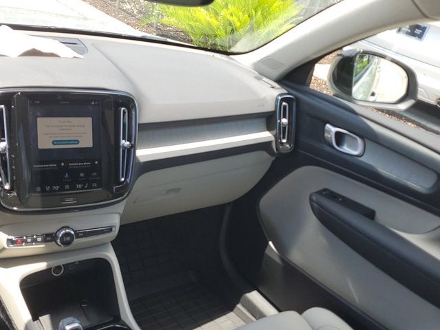 2026 Volvo XC40 Plus