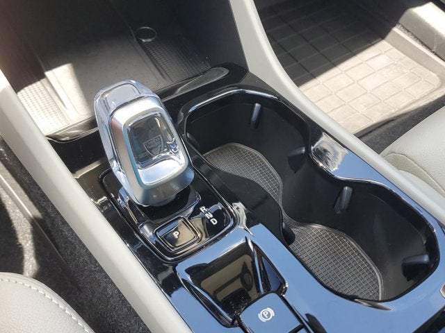 2026 Volvo XC40 Plus