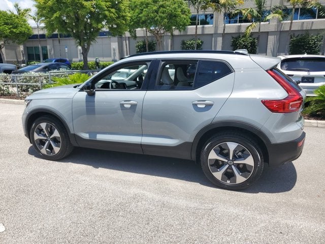 2026 Volvo XC40 Plus
