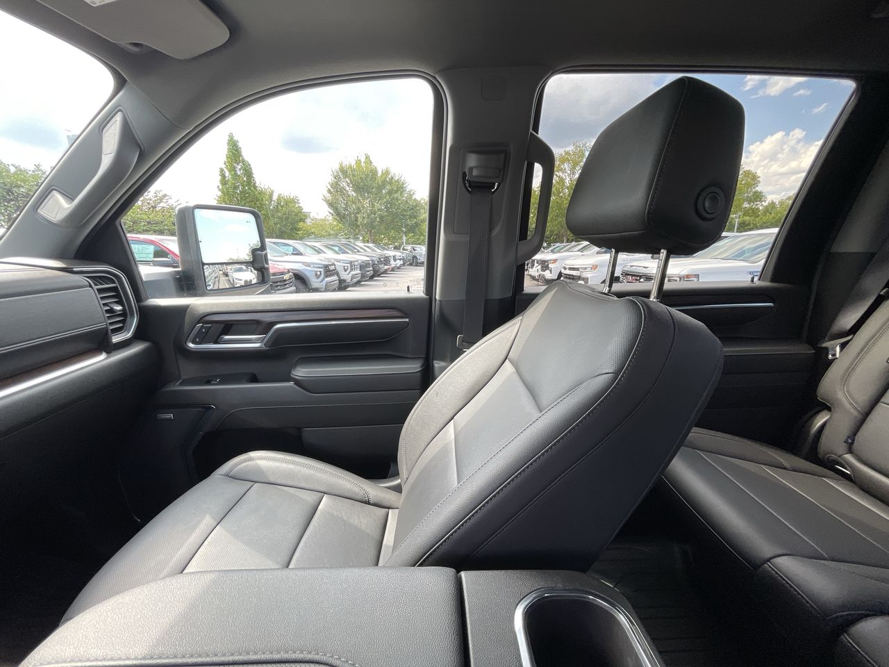 2024 GMC Sierra SLT