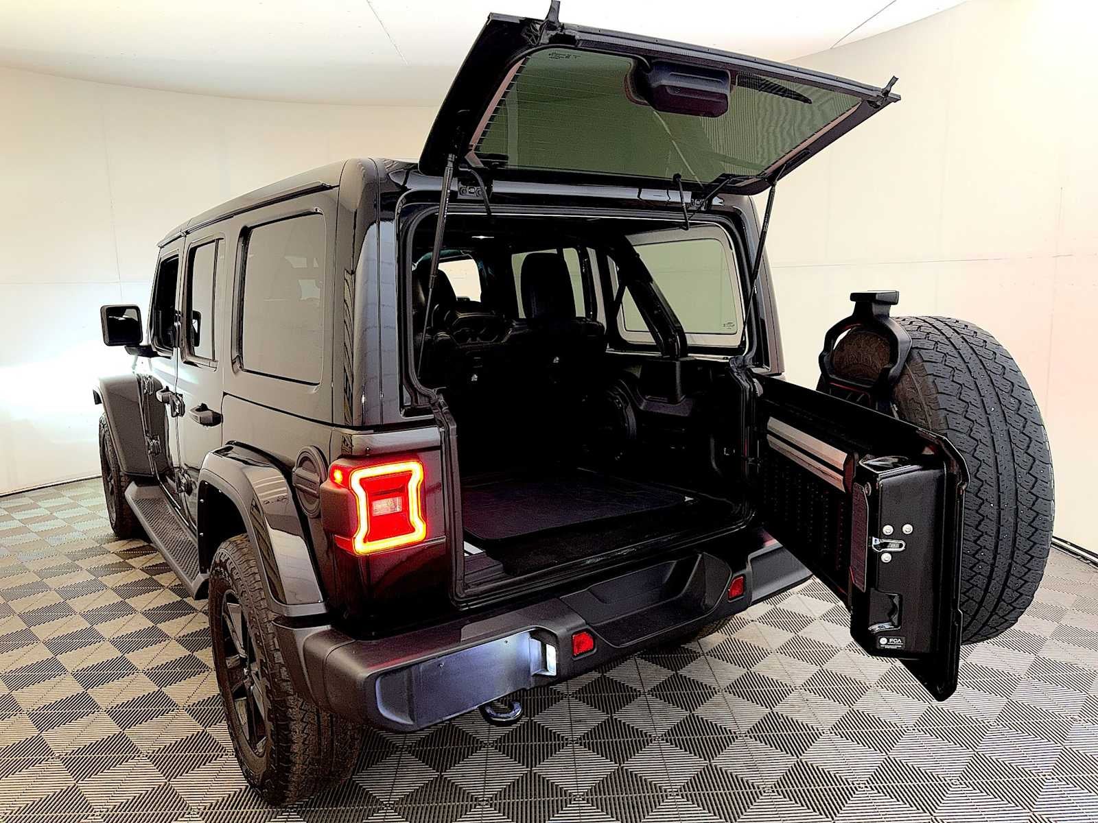 2022 Jeep Wrangler Unlimited Sahara Altitude 4x4