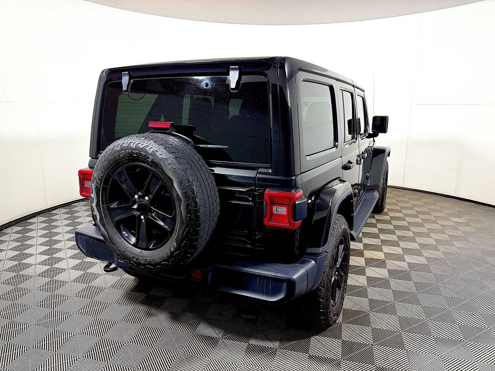 2022 Jeep Wrangler Unlimited Sahara Altitude 4x4