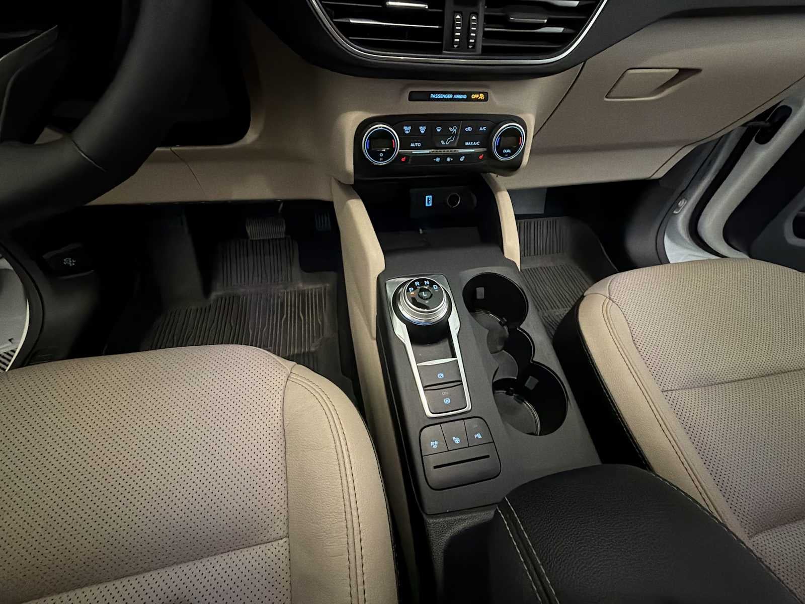 2020 Ford Escape Titanium Hybrid AWD