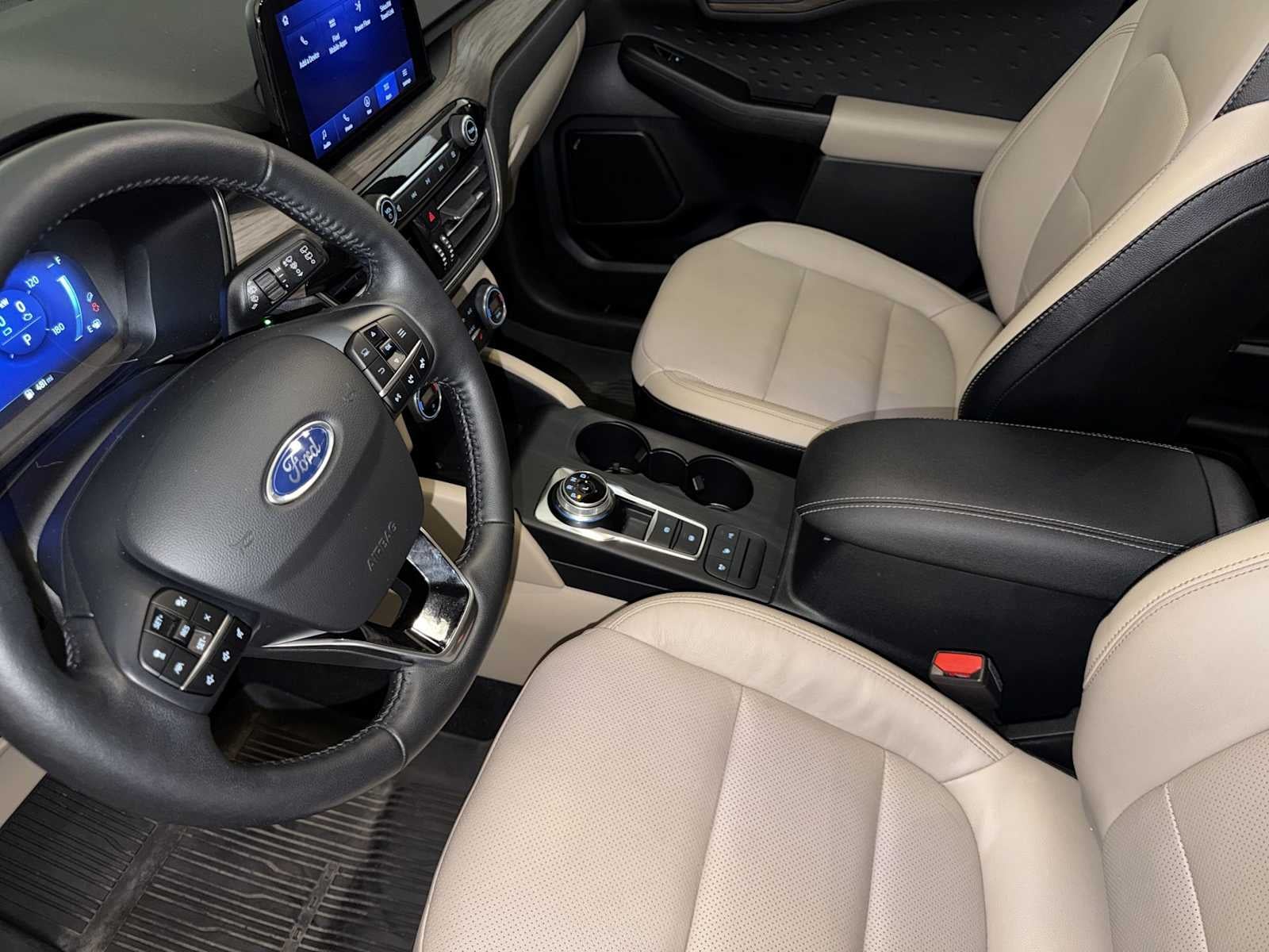 2020 Ford Escape Titanium Hybrid AWD