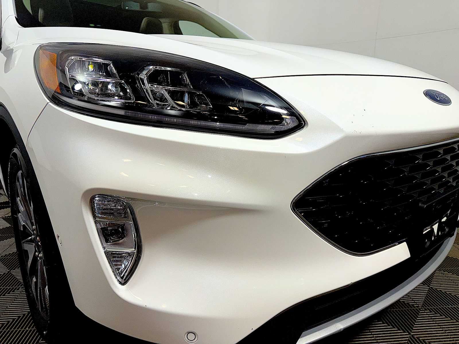 2020 Ford Escape Titanium Hybrid AWD