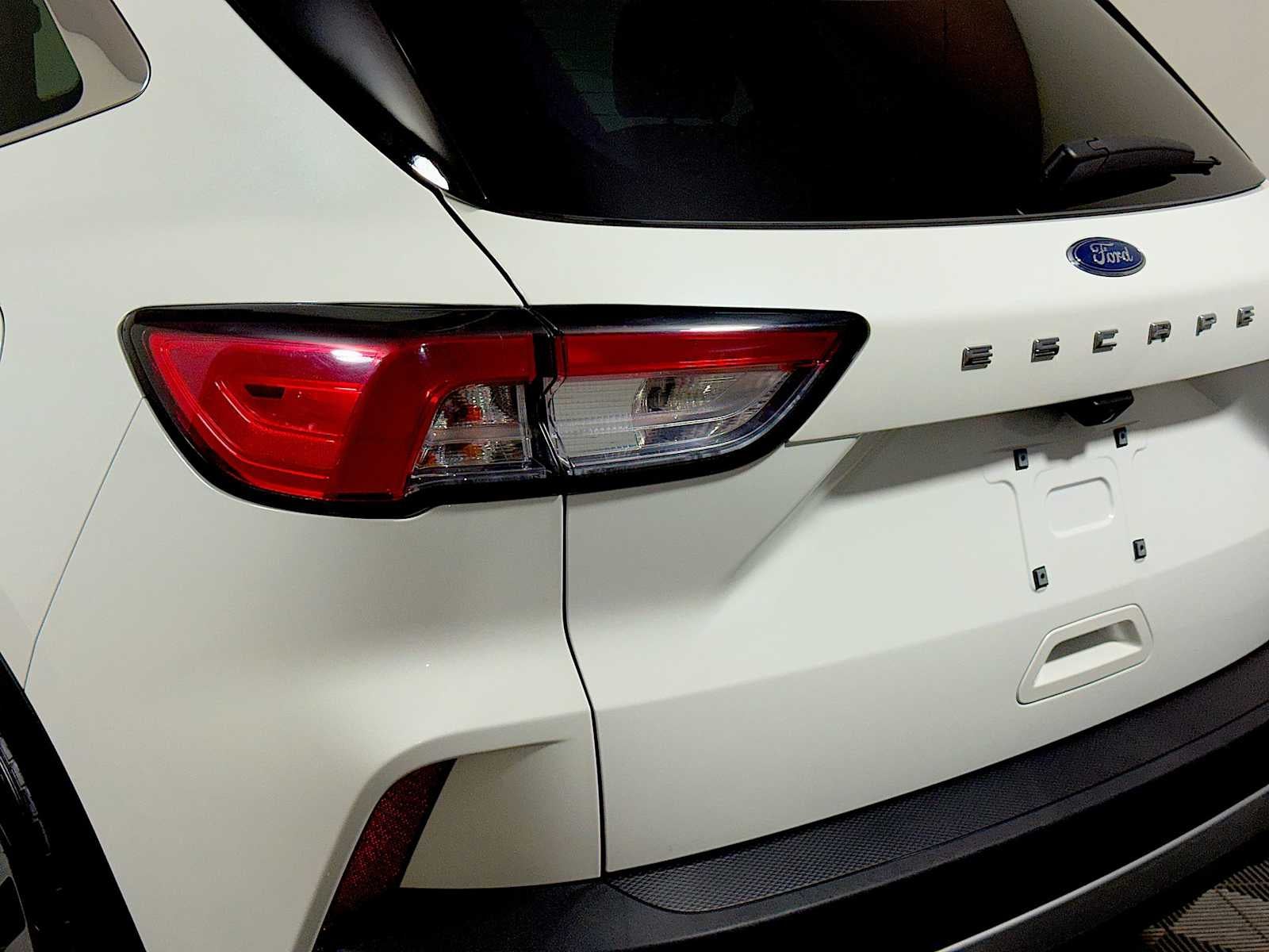 2020 Ford Escape Titanium Hybrid AWD