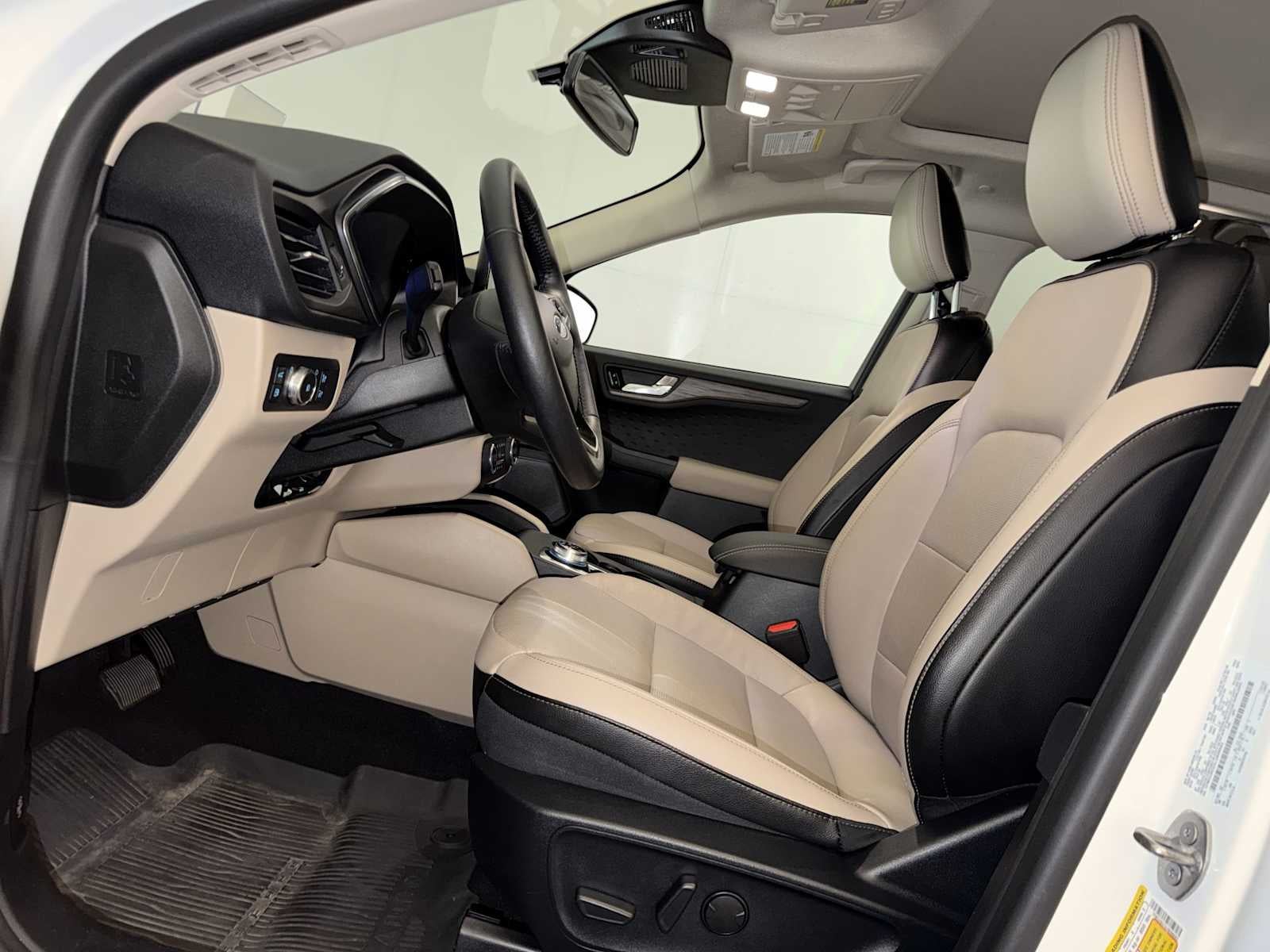 2020 Ford Escape Titanium Hybrid AWD