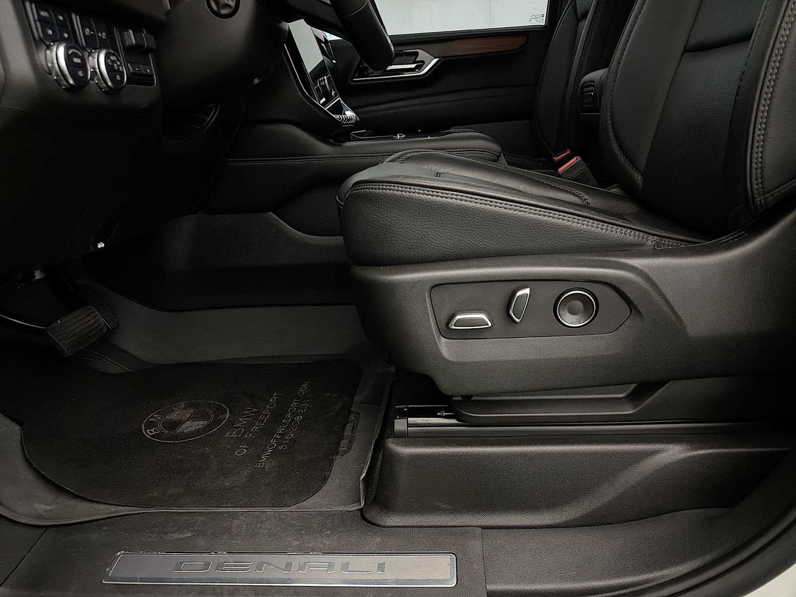 2025 GMC Yukon 4WD 4dr Denali