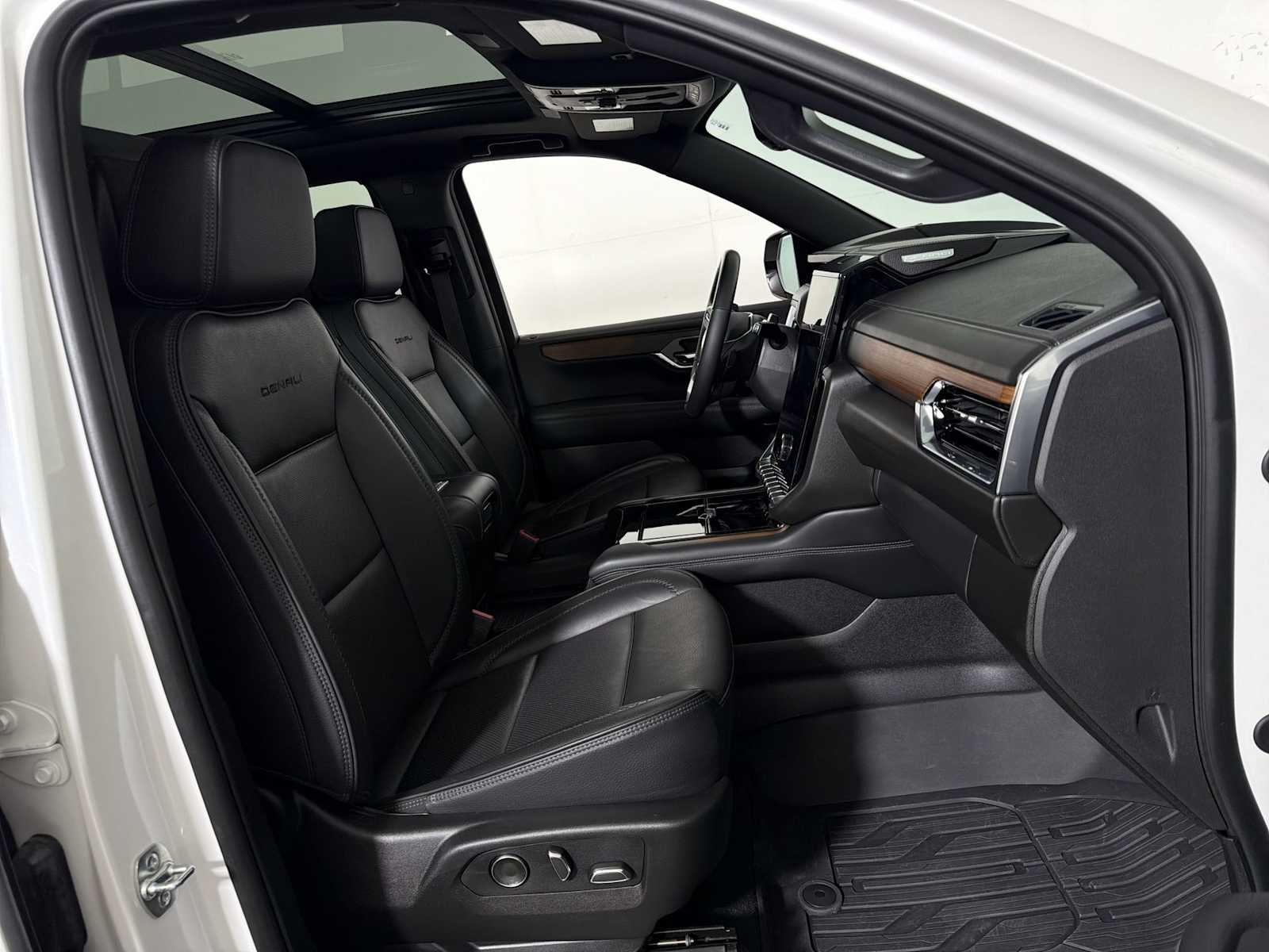 2025 GMC Yukon 4WD 4dr Denali