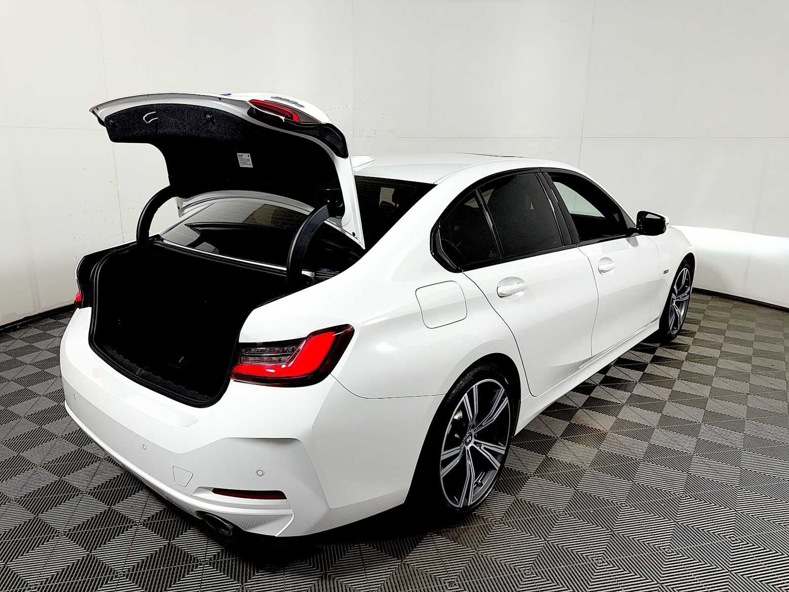 2023 BMW 3 Series 330e xDrive Plug-In Hybrid