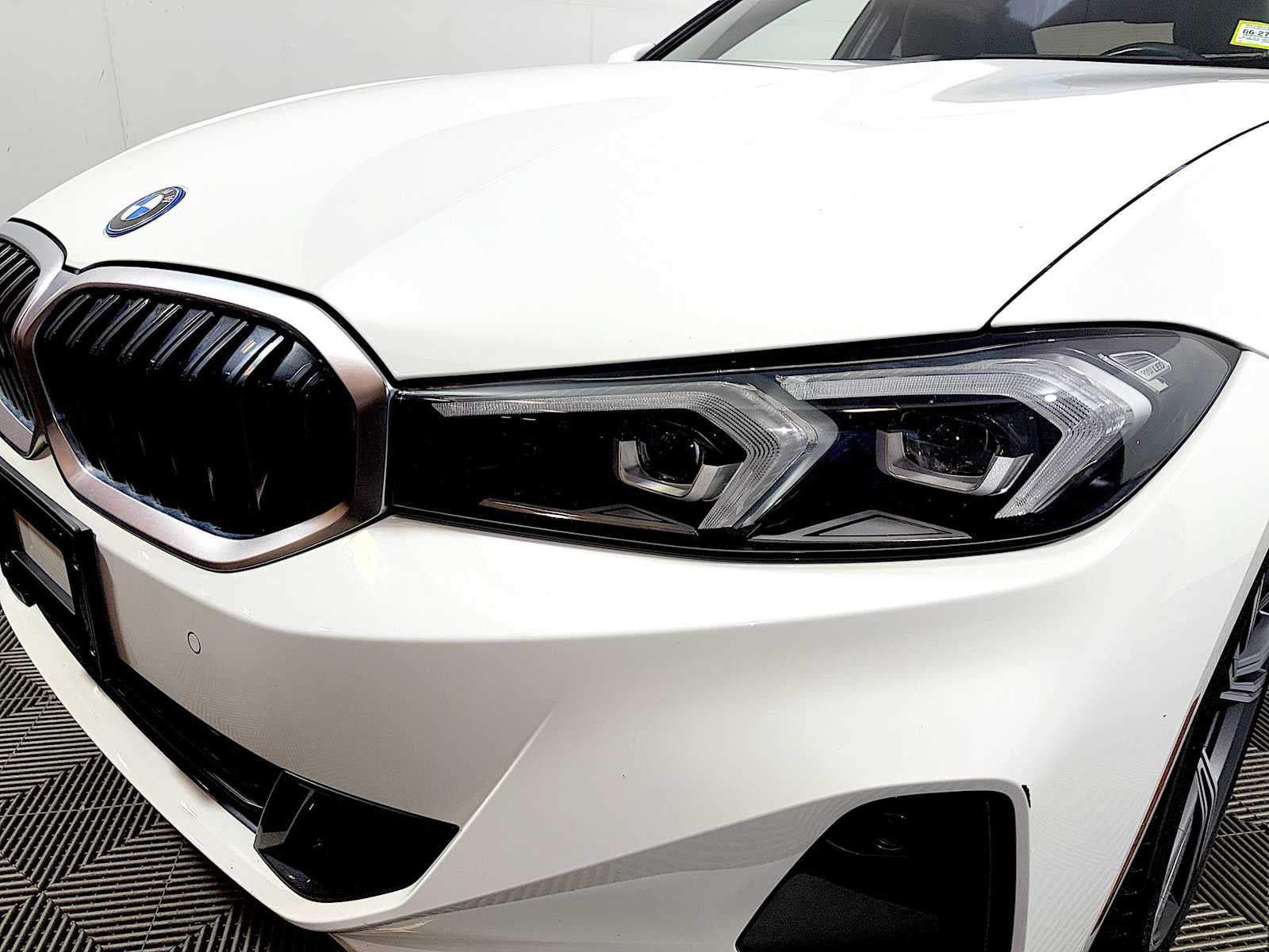 2023 BMW 3 Series 330e xDrive Plug-In Hybrid