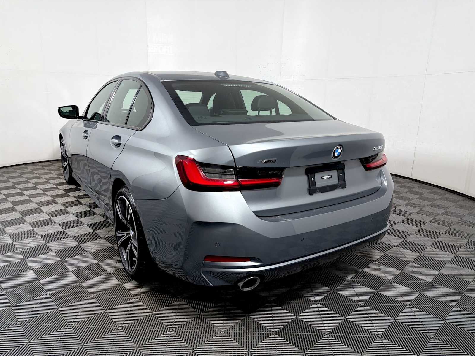 2023 BMW 3 Series 330i xDrive Sedan