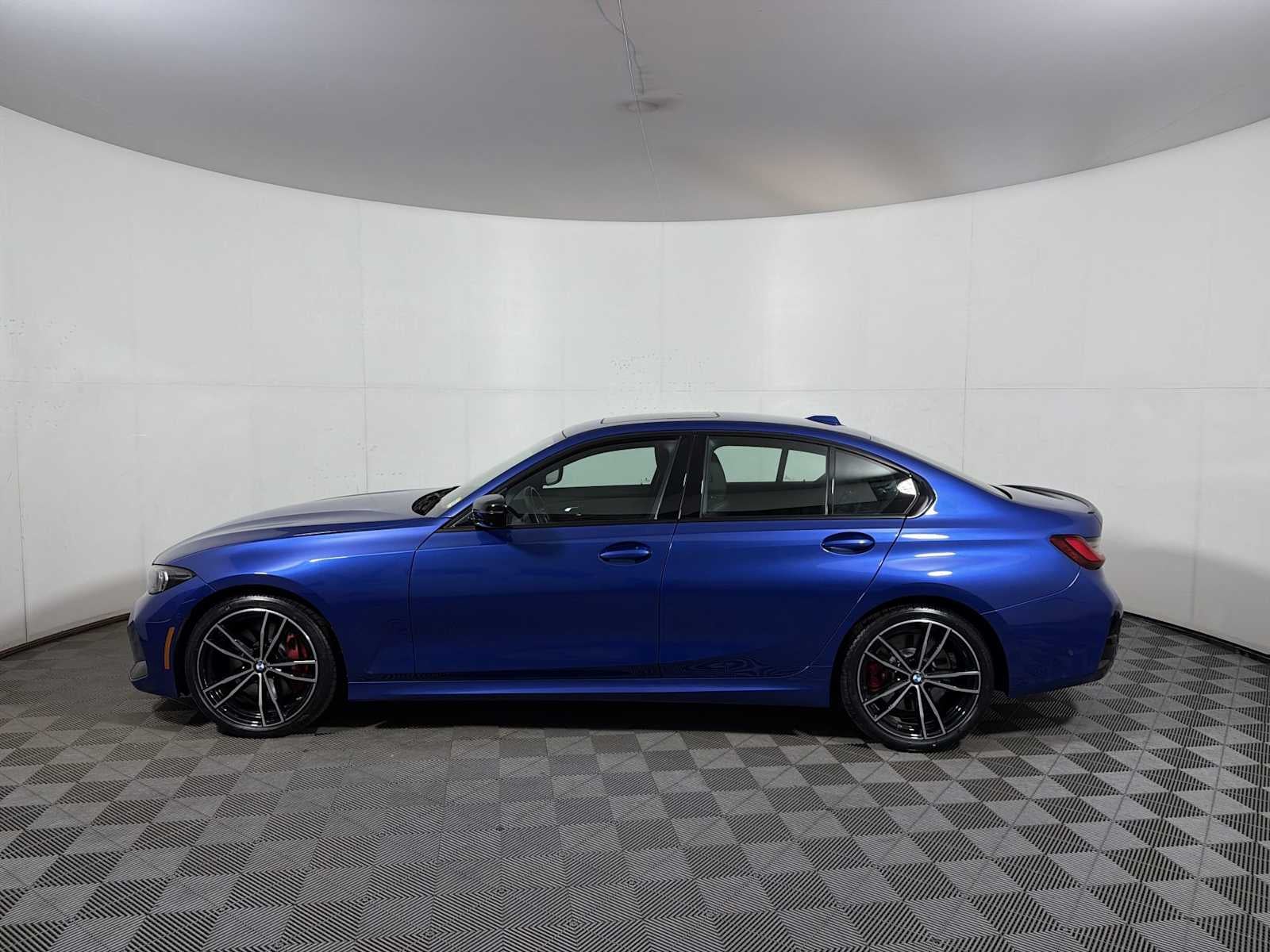2024 BMW 3 Series 330i xDrive Sedan