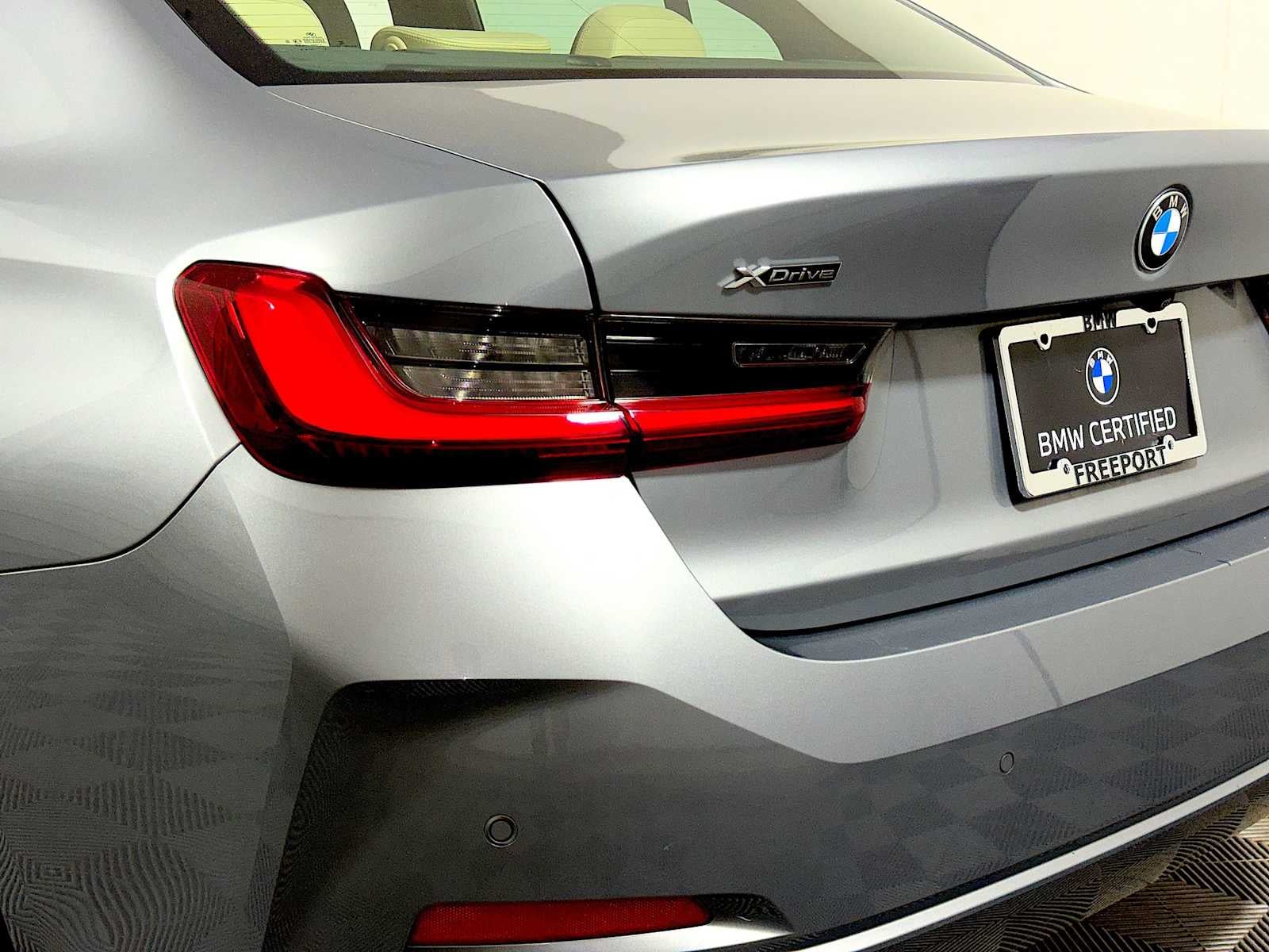 2023 BMW 3 Series 330i xDrive Sedan
