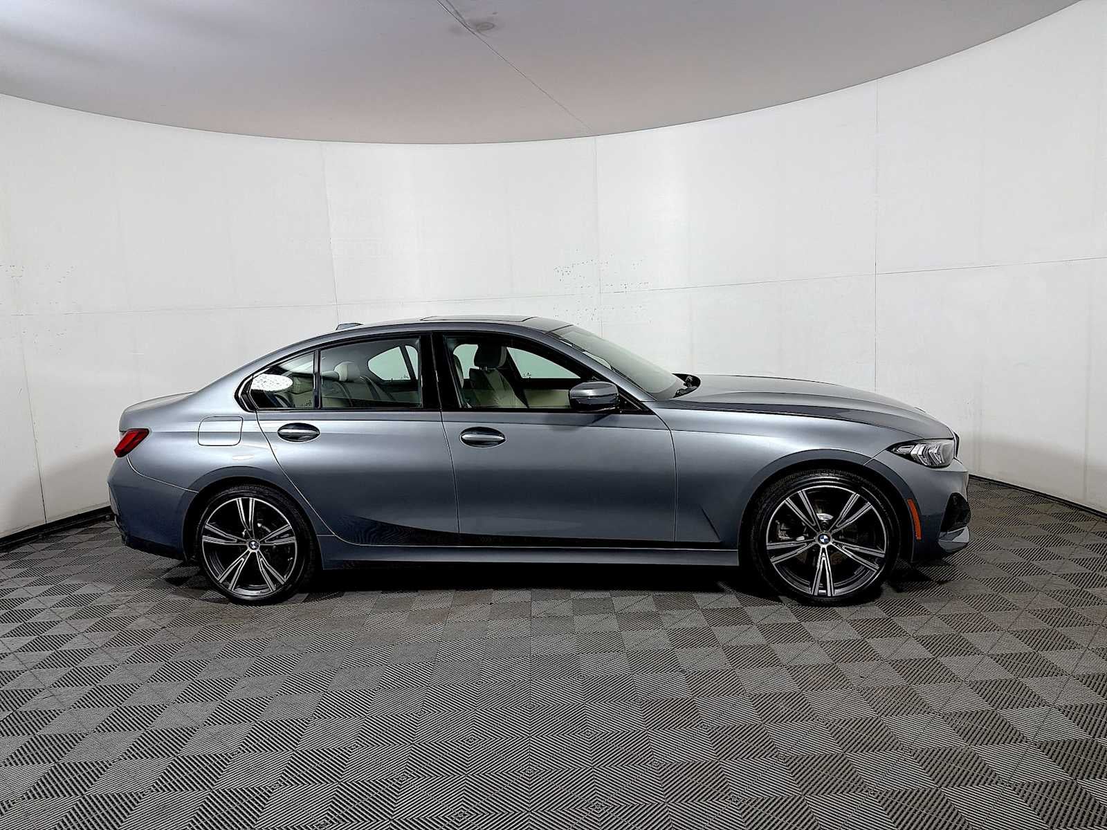 2023 BMW 3 Series 330i xDrive Sedan