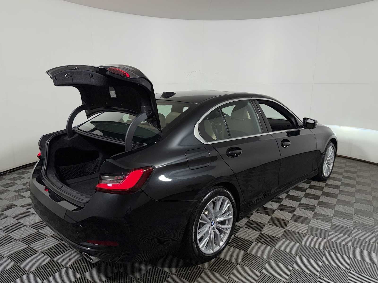 2024 BMW 3 Series 330i xDrive Sedan
