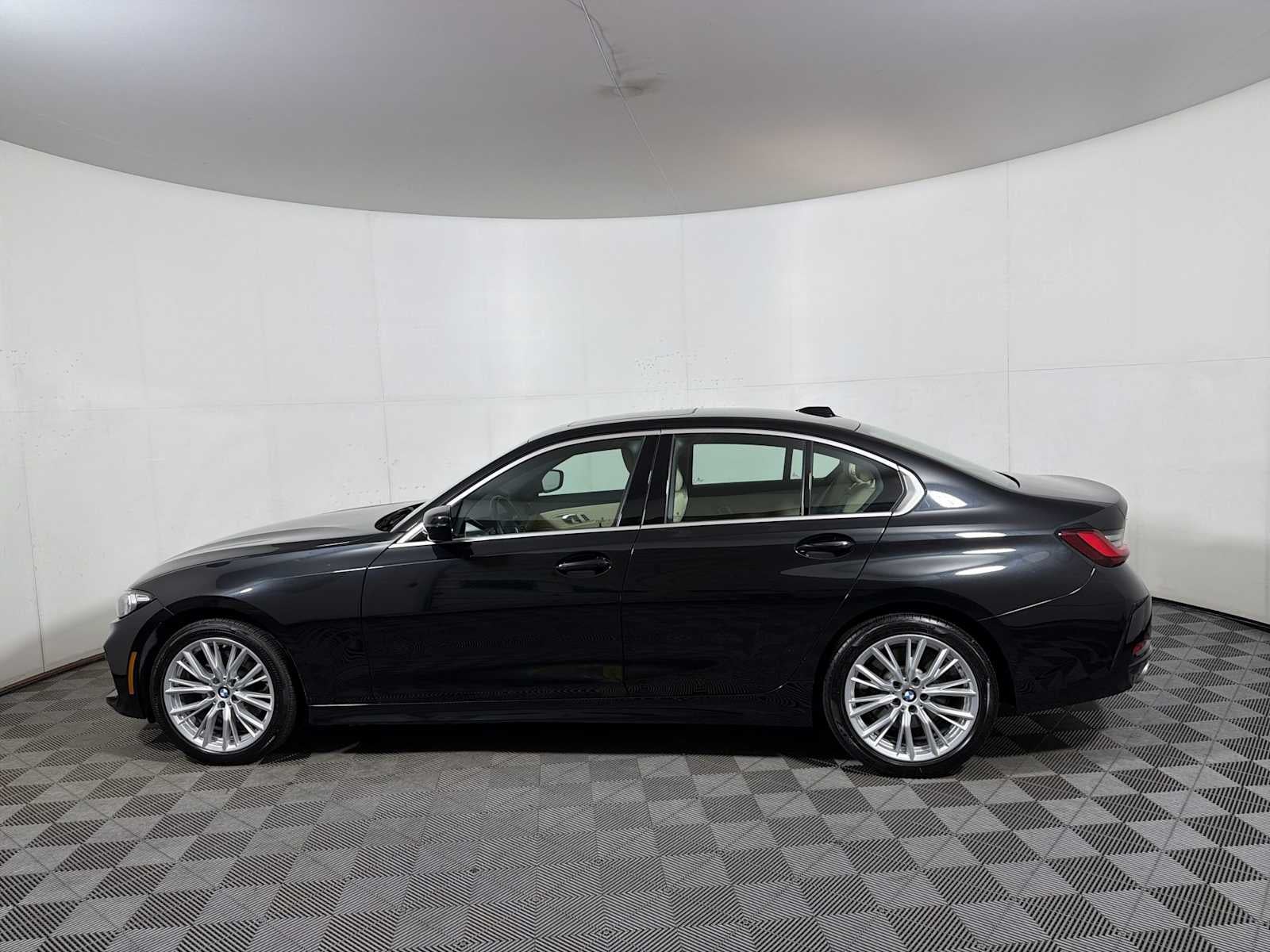 2024 BMW 3 Series 330i xDrive Sedan