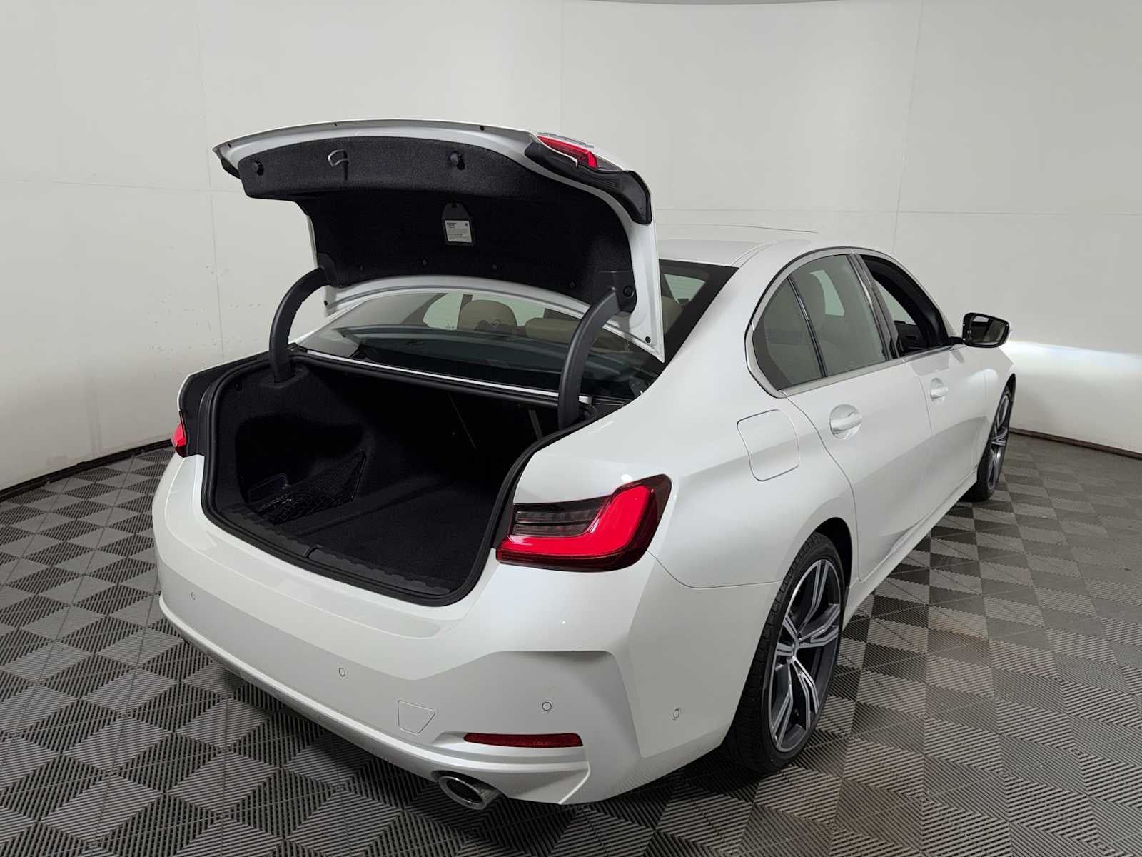 2024 BMW 3 Series 330i xDrive Sedan