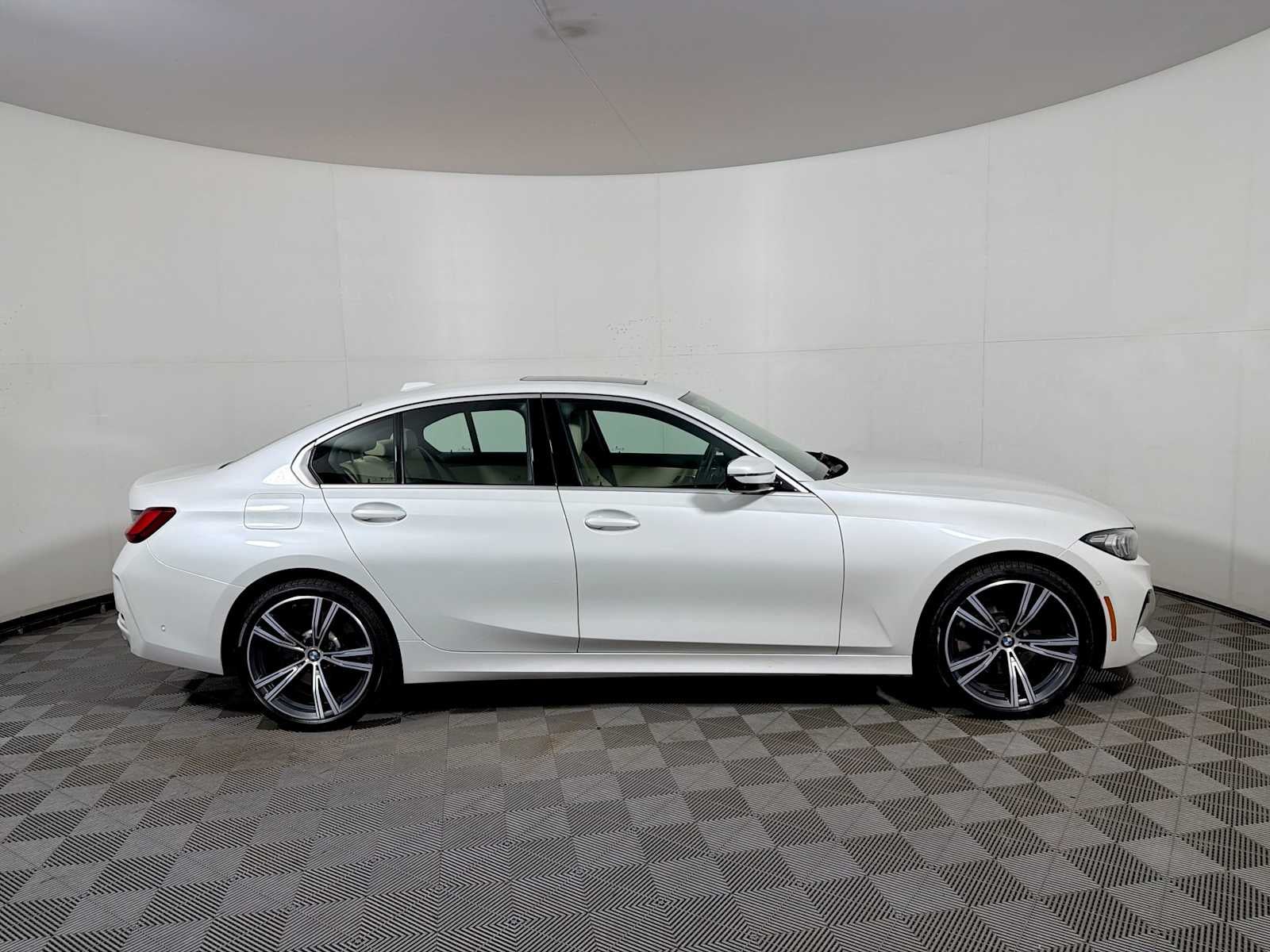 2024 BMW 3 Series 330i xDrive Sedan