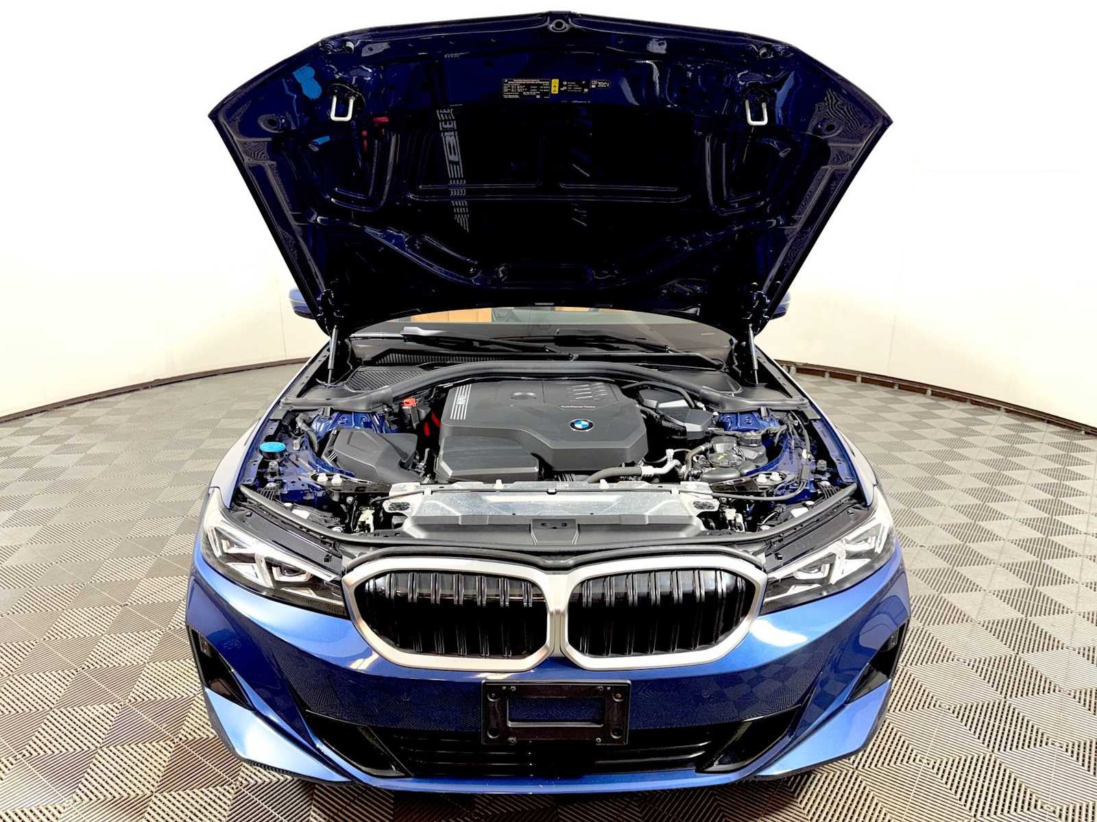 2024 BMW 3 Series 330i xDrive Sedan
