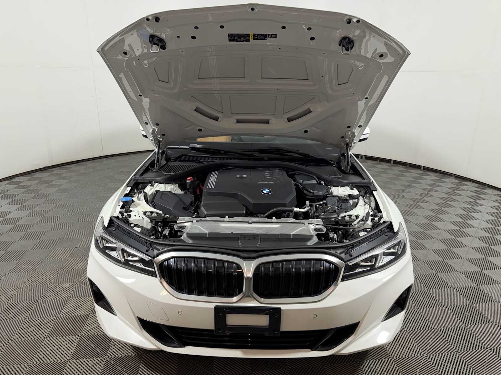 2024 BMW 3 Series 330i xDrive Sedan