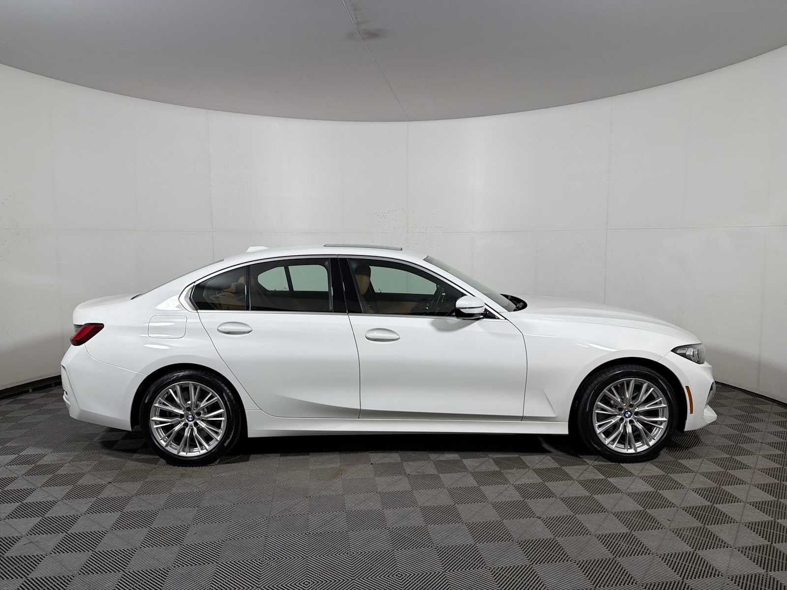 2024 BMW 3 Series 330i xDrive Sedan