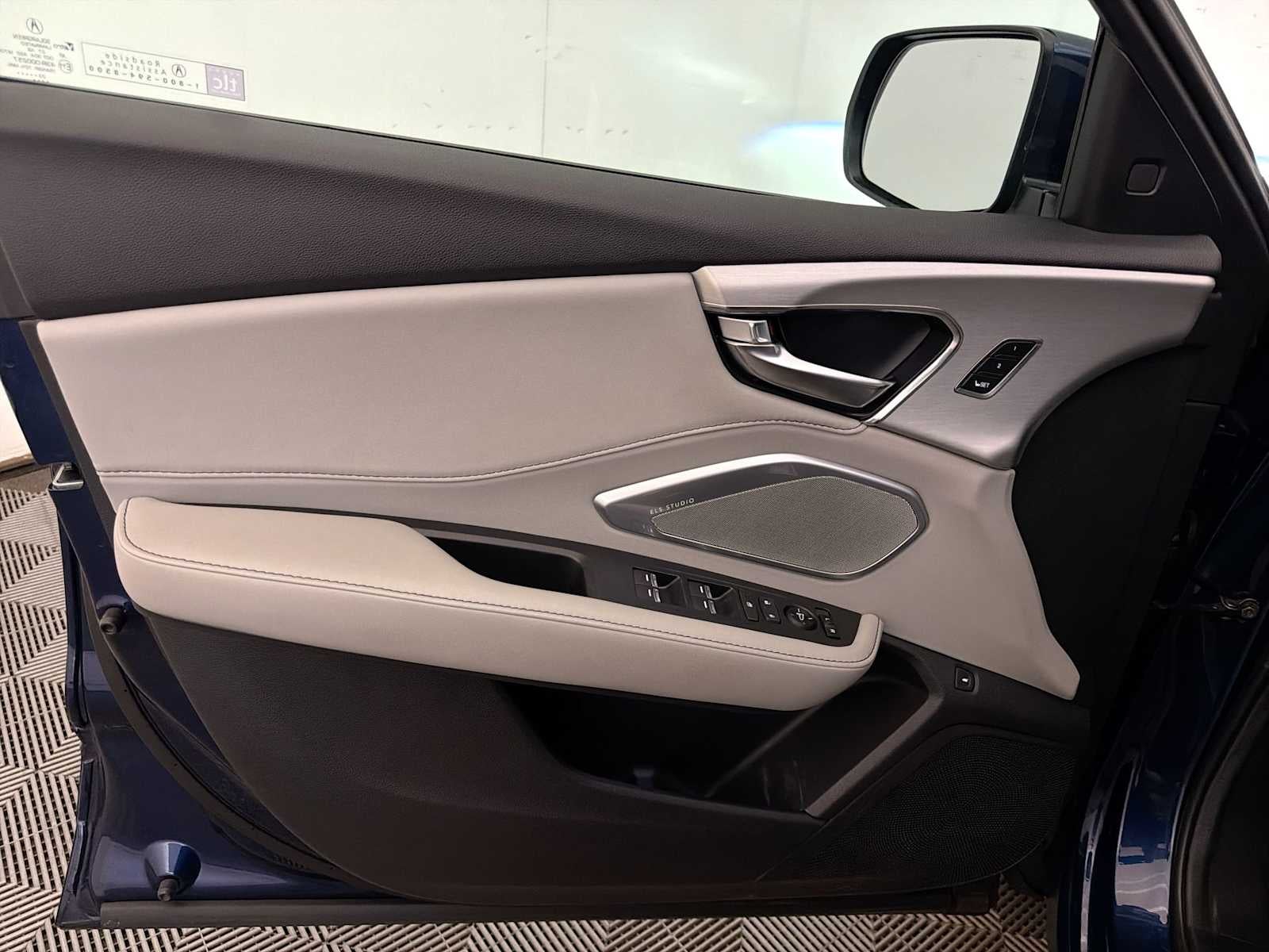 2023 Acura RDX SH-AWD w/Technology Package