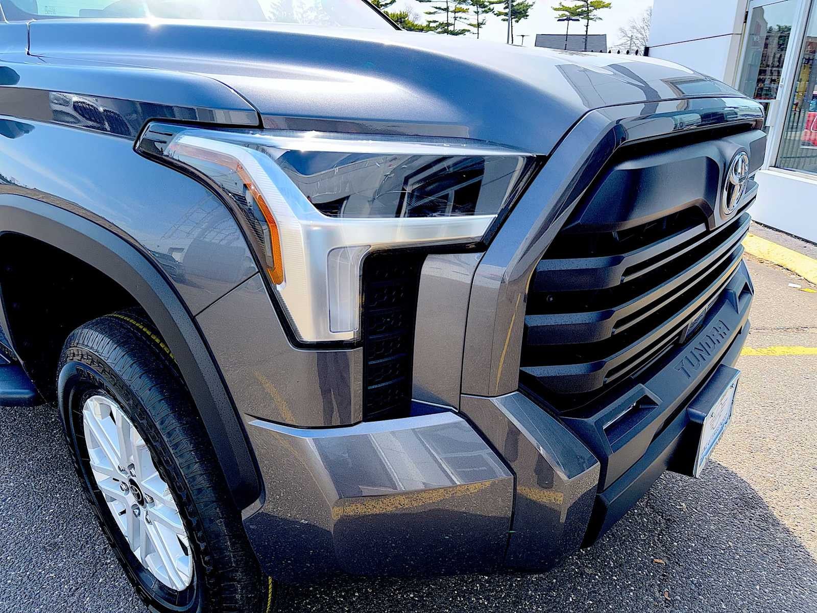 2024 Toyota Tundra SR5 CrewMax 5.5 Bed