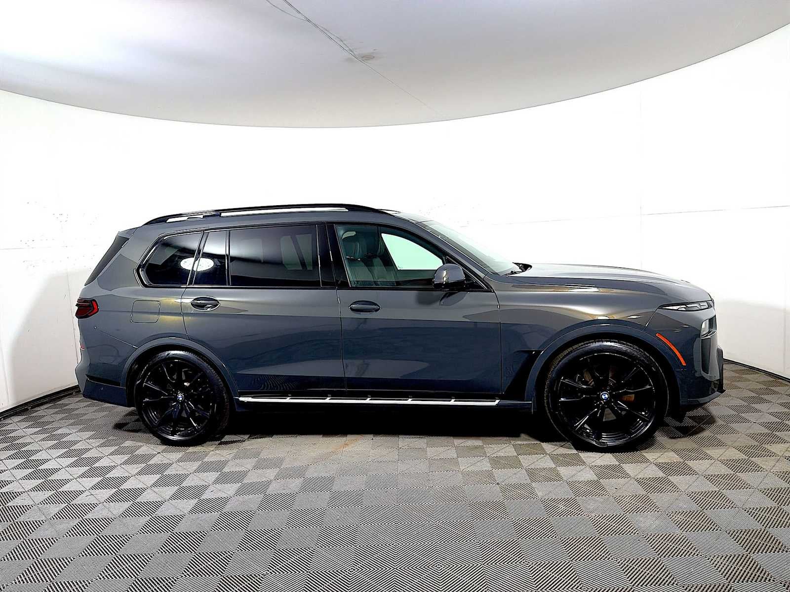 2024 BMW X7 xDrive40i Sports Activity Vehicle
