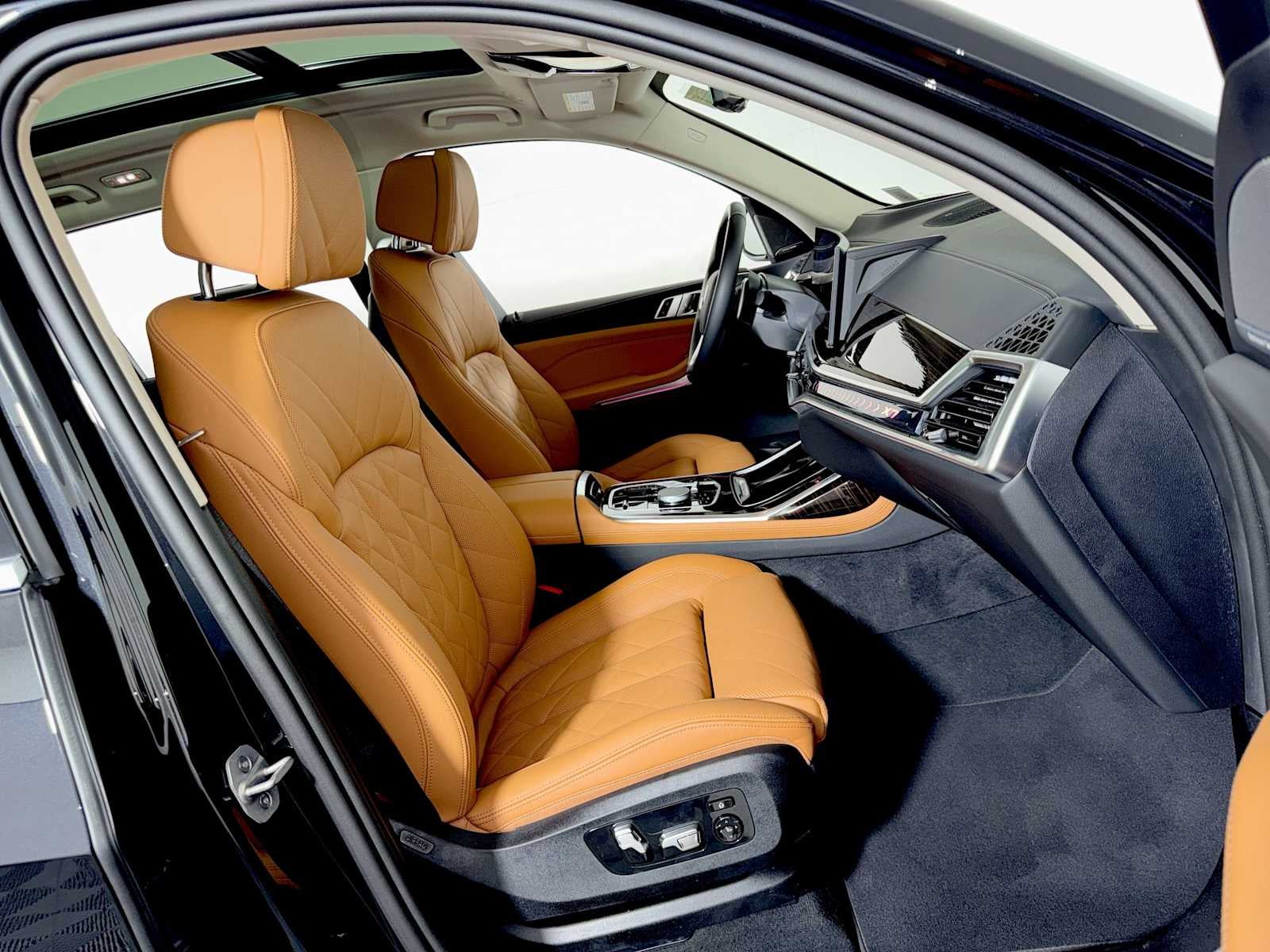 2025 BMW X7 xDrive40i Sports Activity Vehicle