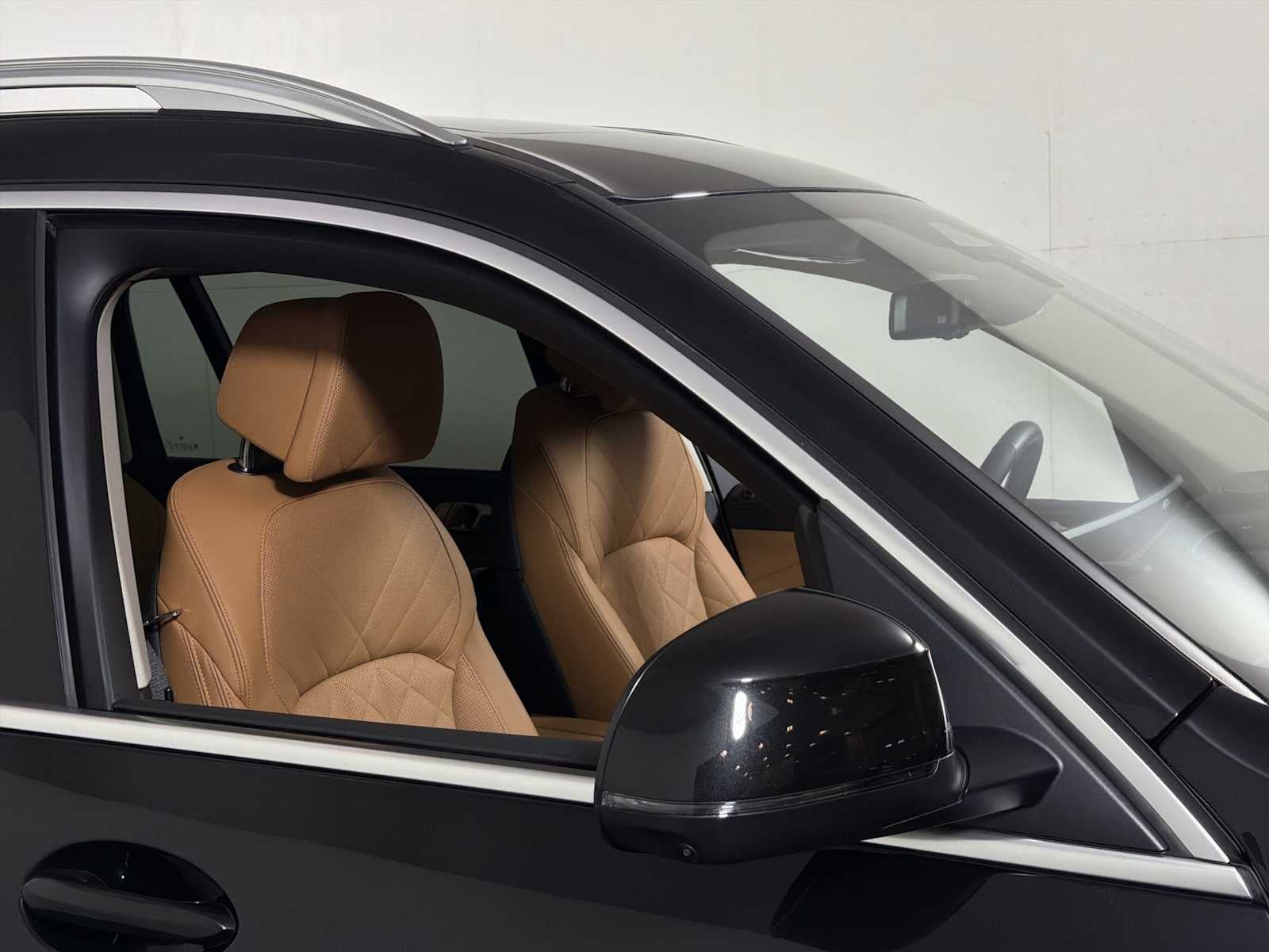 2025 BMW X7 xDrive40i Sports Activity Vehicle