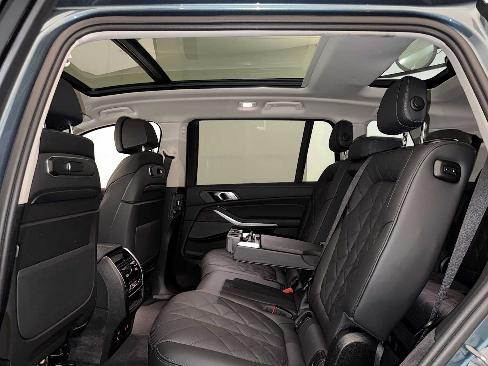 2026 BMW X7 xDrive40i Sports Activity Vehicle