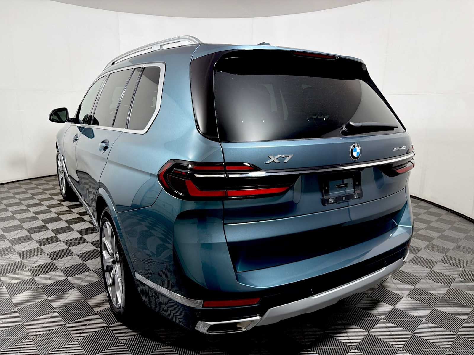 2026 BMW X7 xDrive40i Sports Activity Vehicle