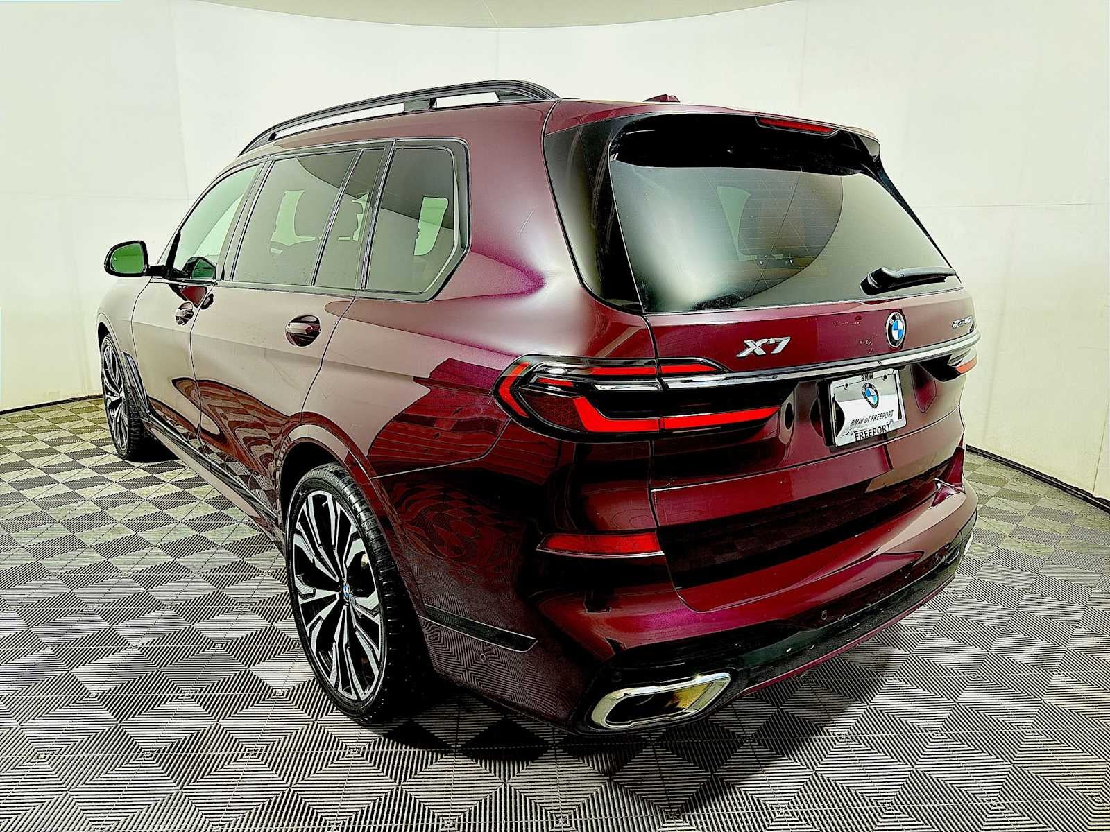 2023 BMW X7 xDrive40i Sports Activity Vehicle
