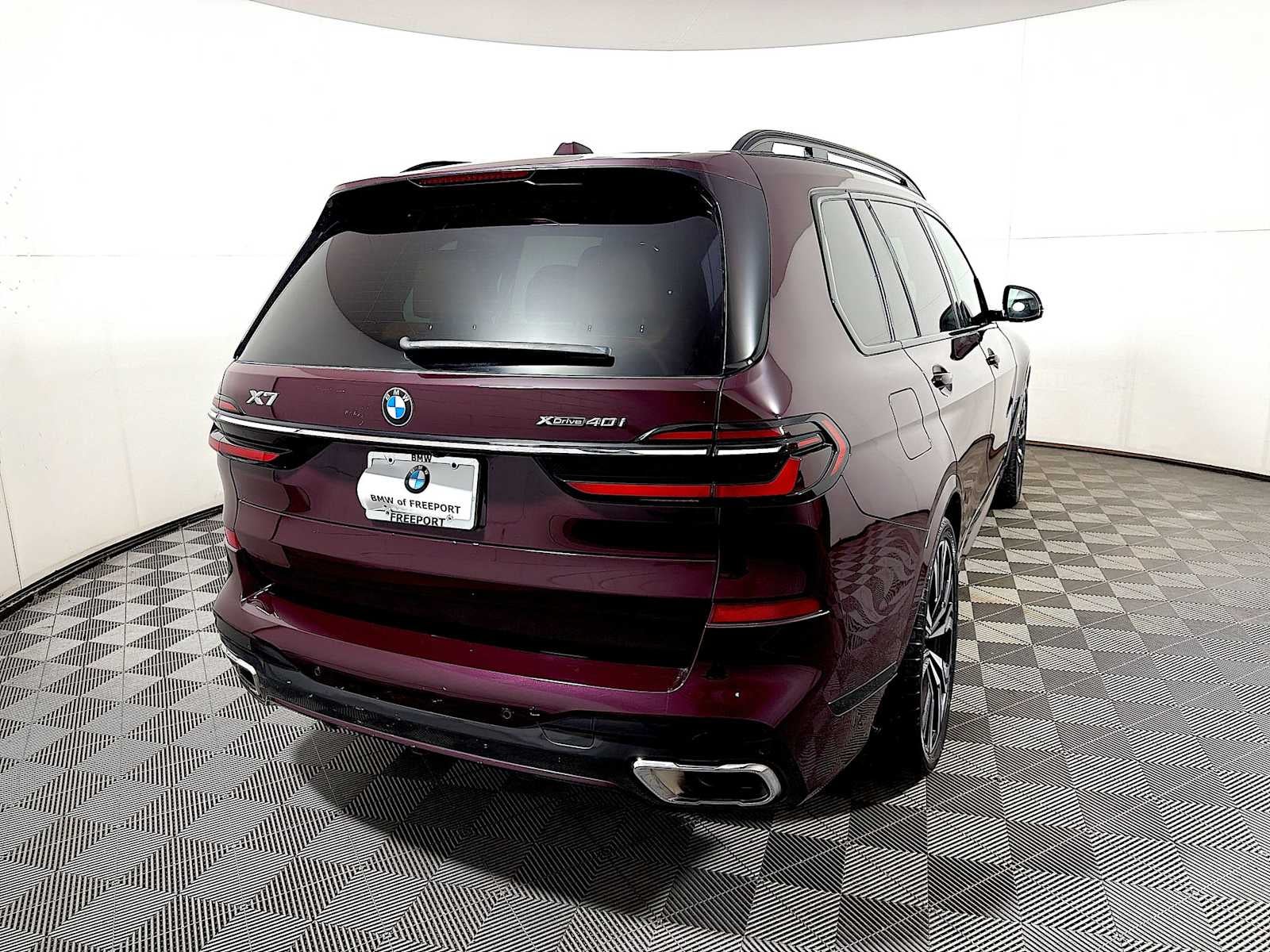 2023 BMW X7 xDrive40i Sports Activity Vehicle