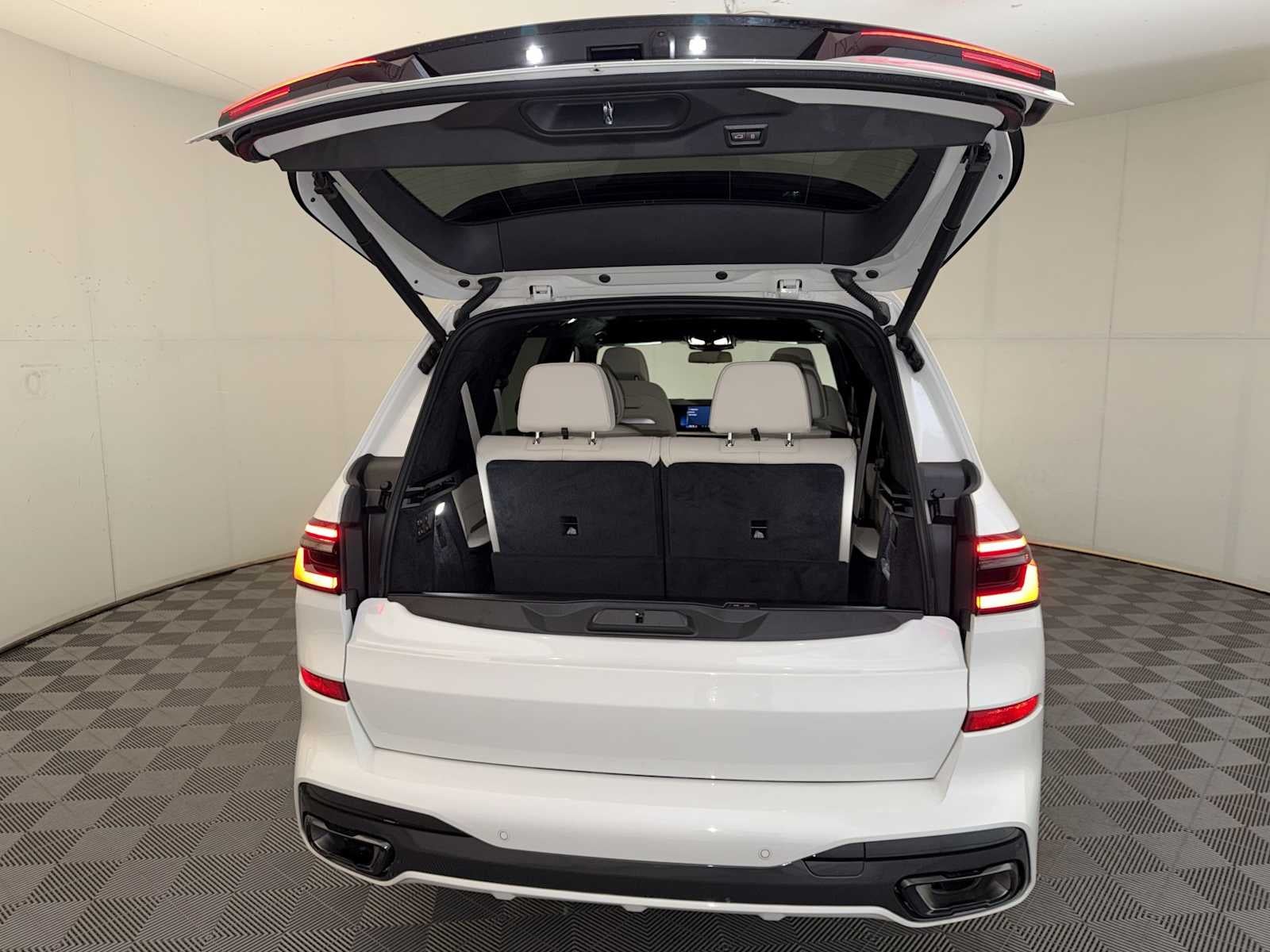 2026 BMW X7 xDrive40i Sports Activity Vehicle