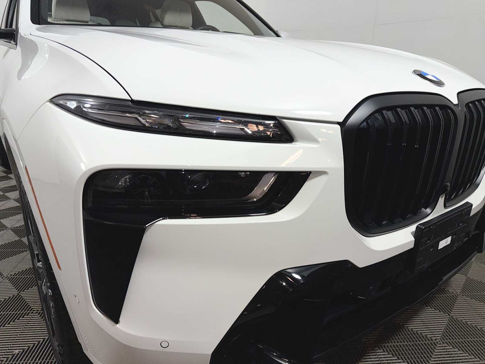 2026 BMW X7 xDrive40i Sports Activity Vehicle
