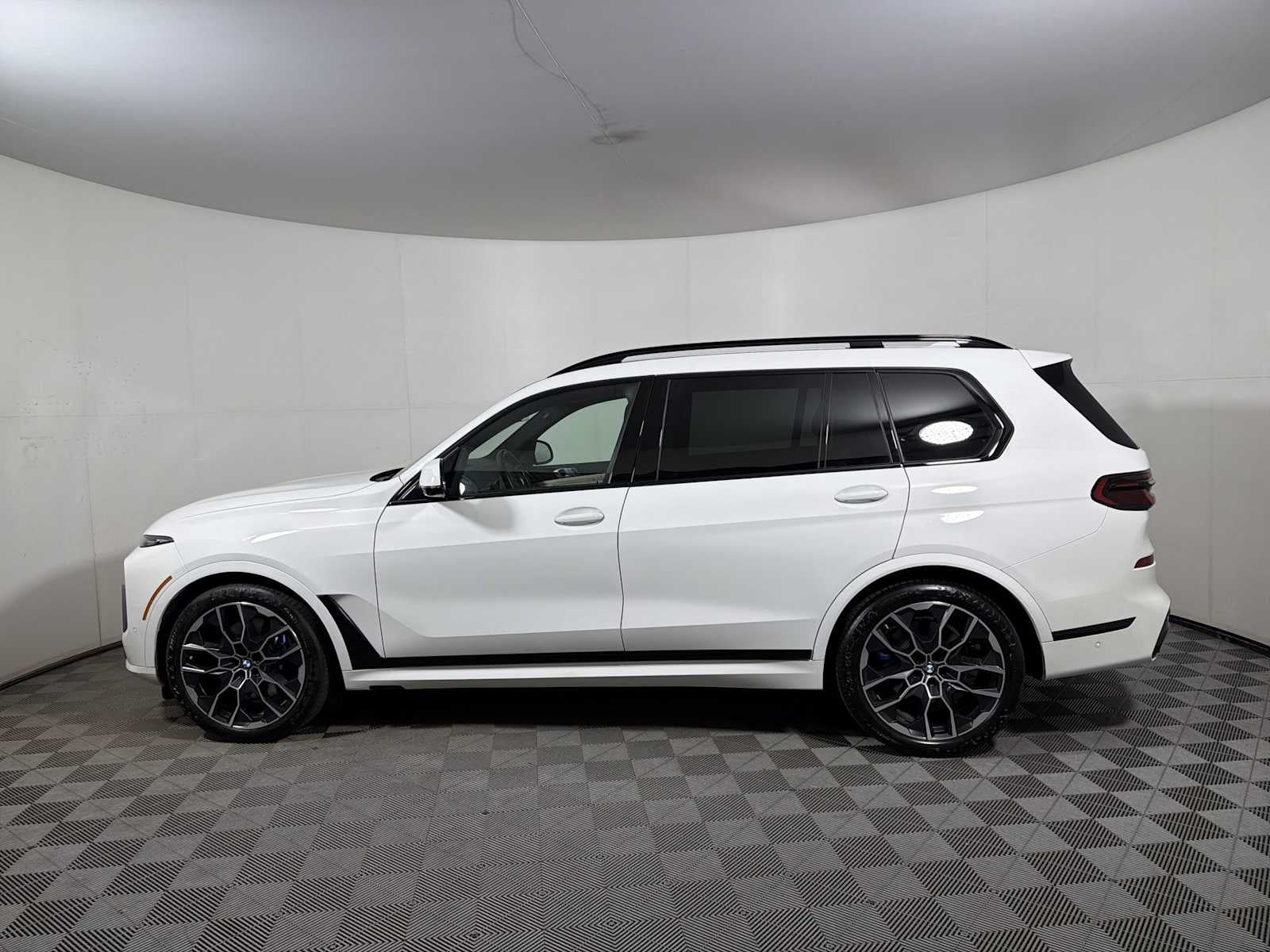 2026 BMW X7 xDrive40i Sports Activity Vehicle