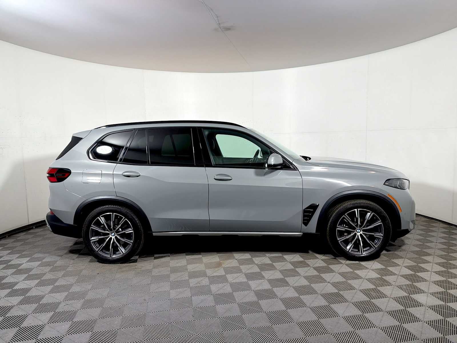 2025 BMW X5 xDrive40i Sports Activity Vehicle