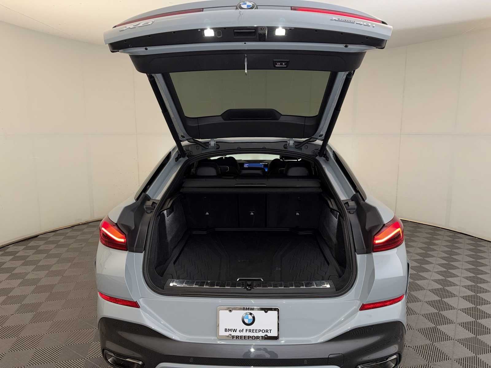 2025 BMW X6 xDrive40i Sports Activity Coupe