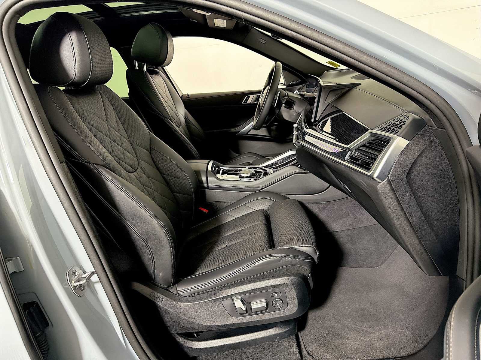 2025 BMW X6 xDrive40i Sports Activity Coupe