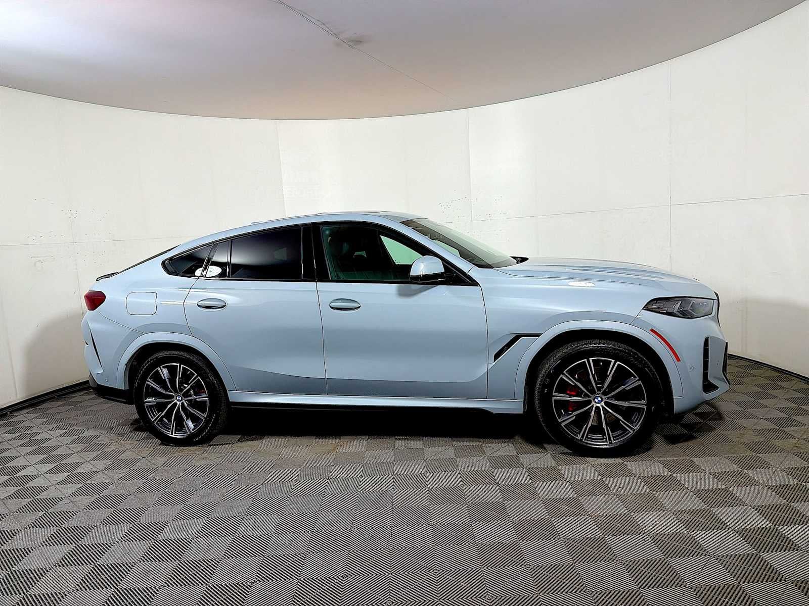 2025 BMW X6 xDrive40i Sports Activity Coupe