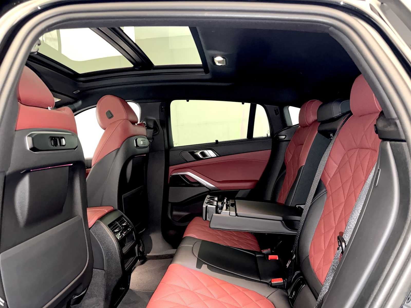 2025 BMW X6 xDrive40i Sports Activity Coupe