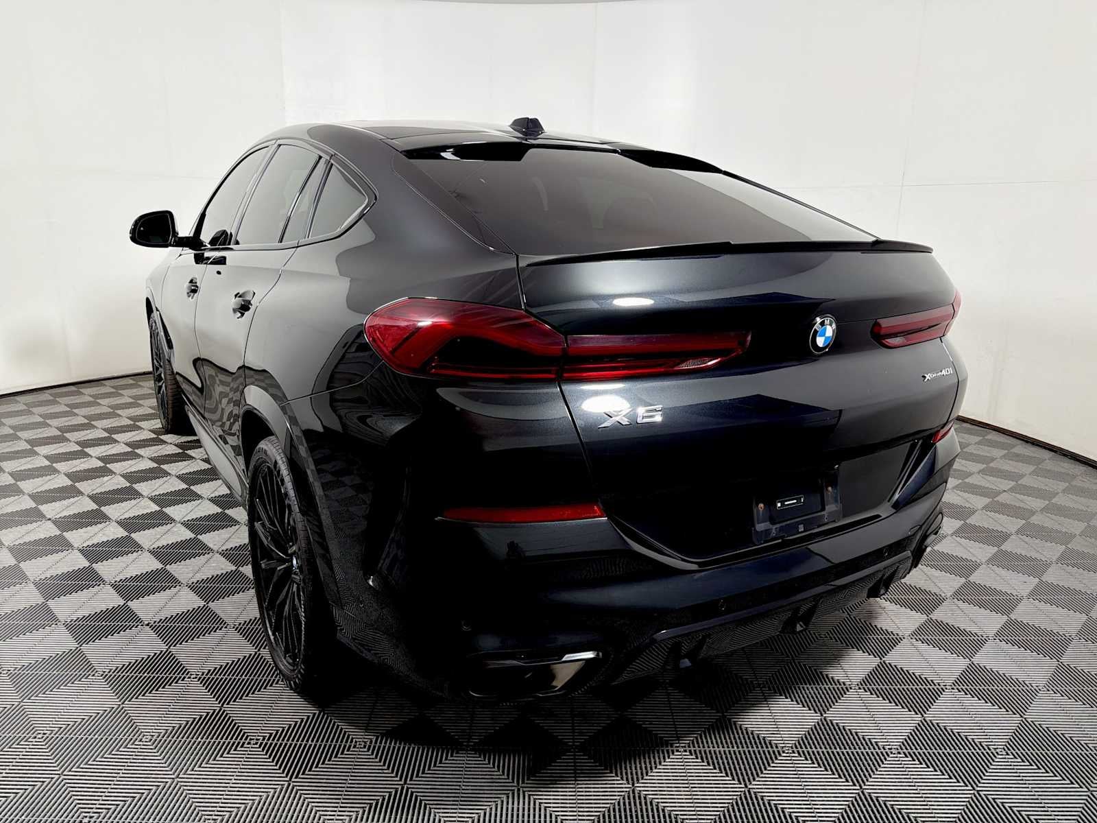 2025 BMW X6 xDrive40i Sports Activity Coupe