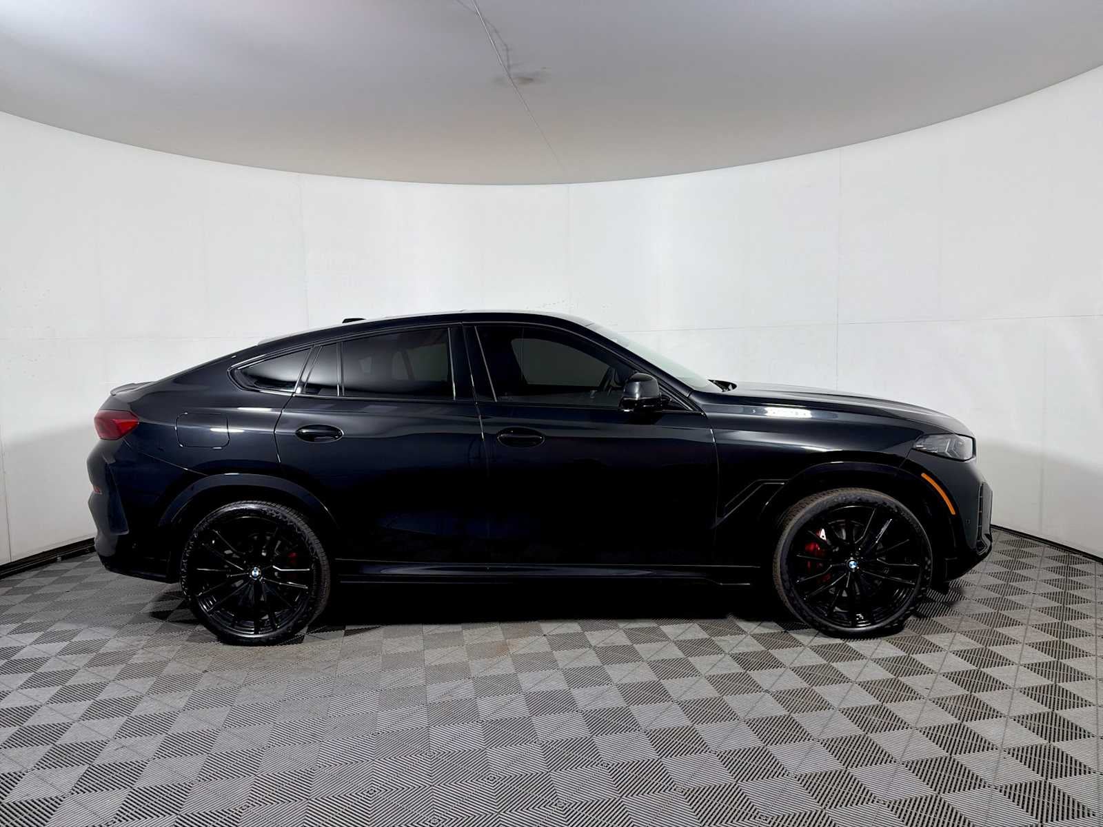 2025 BMW X6 xDrive40i Sports Activity Coupe
