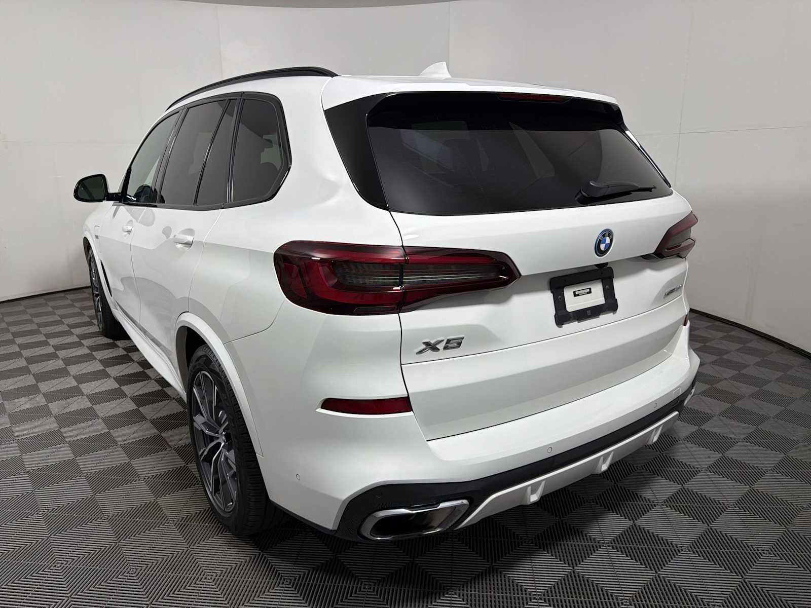 2023 BMW X5 xDrive45e Plug-In Hybrid