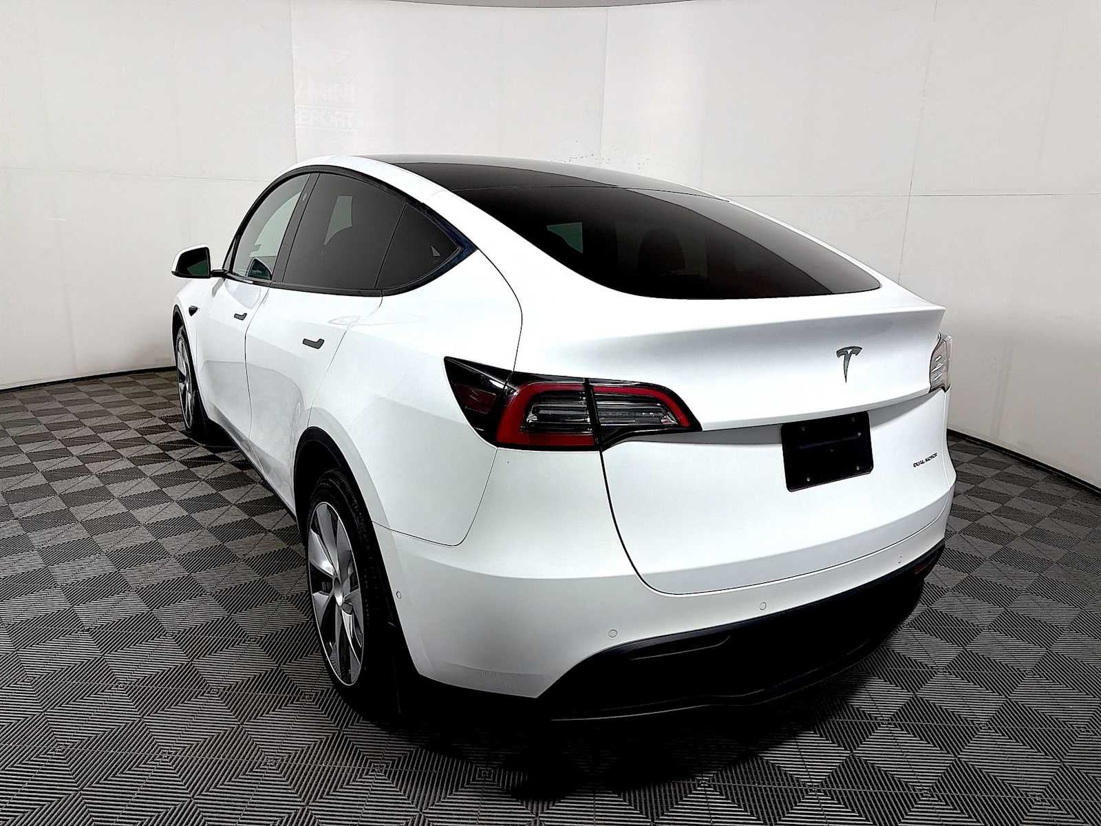 2022 Tesla Model Y Long Range AWD
