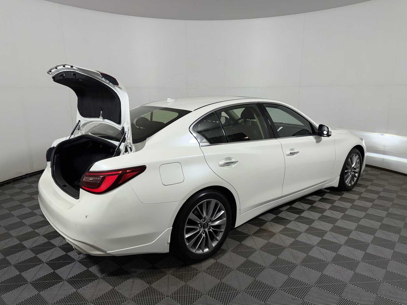 2023 INFINITI Q50 LUXE AWD