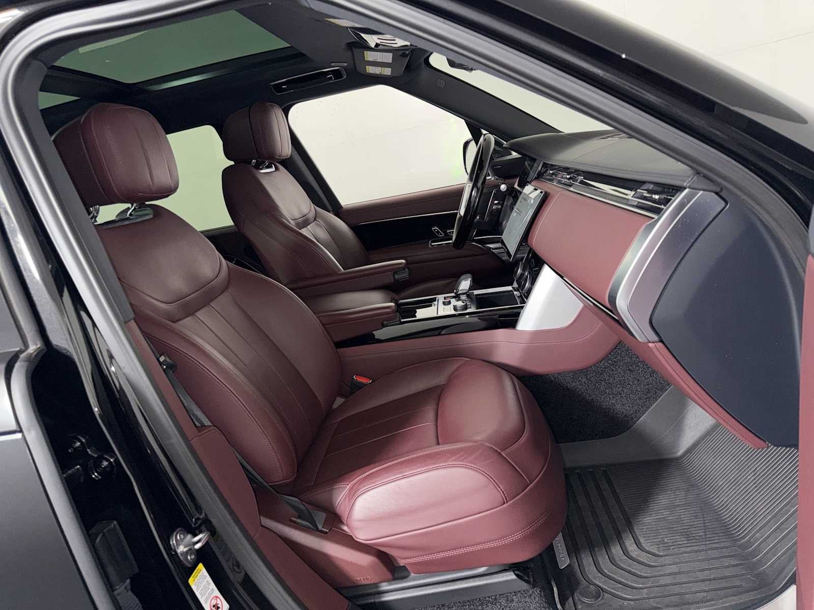 2023 Land Rover Range Rover P400 SE SWB